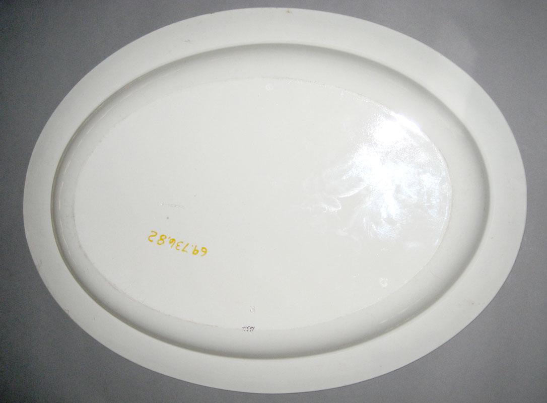 1969.0736.082 Dish underside