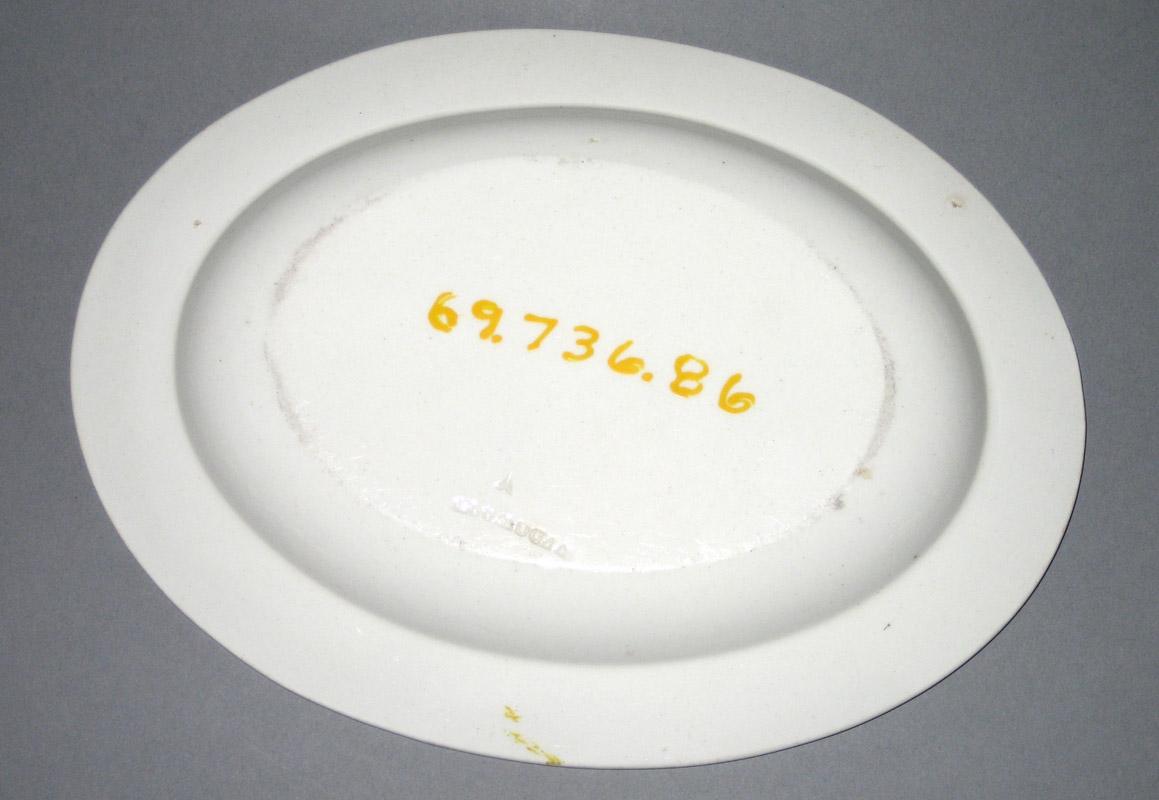 1969.0736.086 Dish underside
