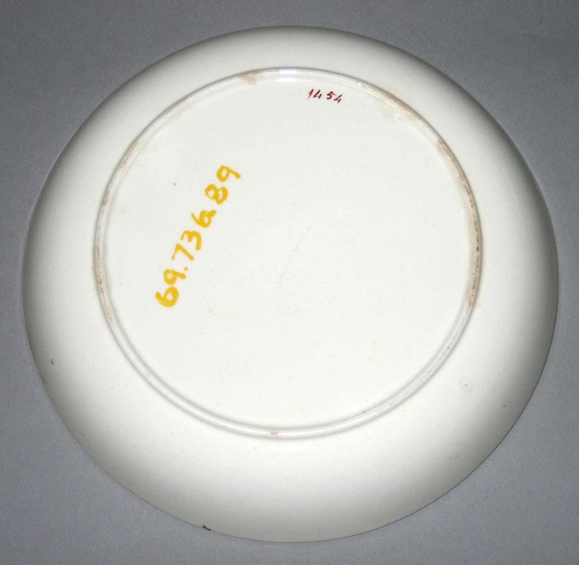 1969.0736.089 Dish underside