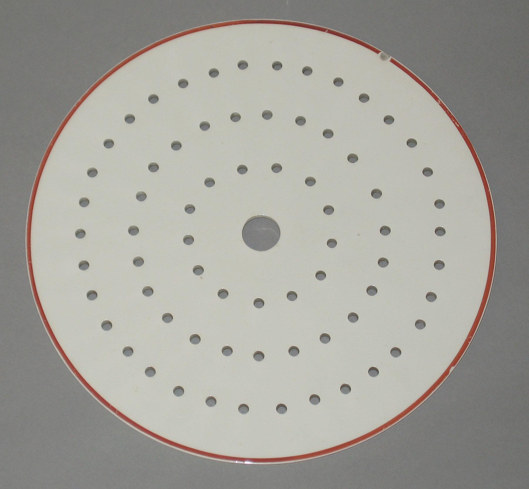 1969.0736.093 Creamware draining tray