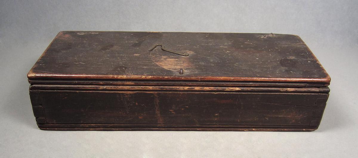 1957.0026.658, Box, angle