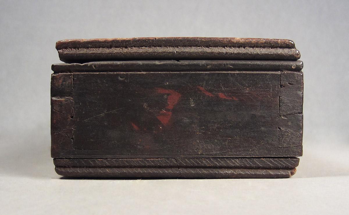 1957.0026.658, Box, side 2