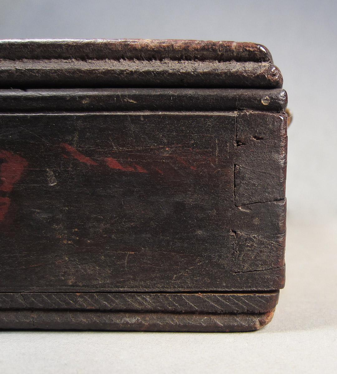 1957.0026.658, Box, joint detail