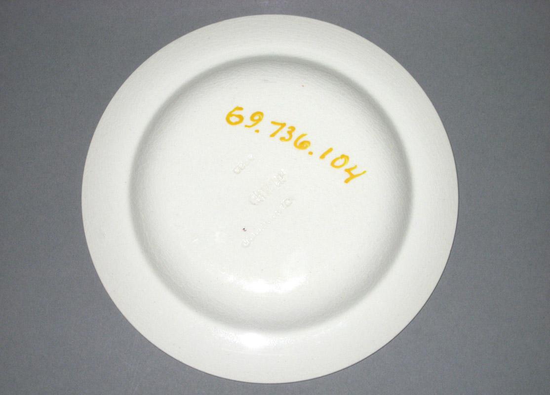 1969.0736.104 Plate underside