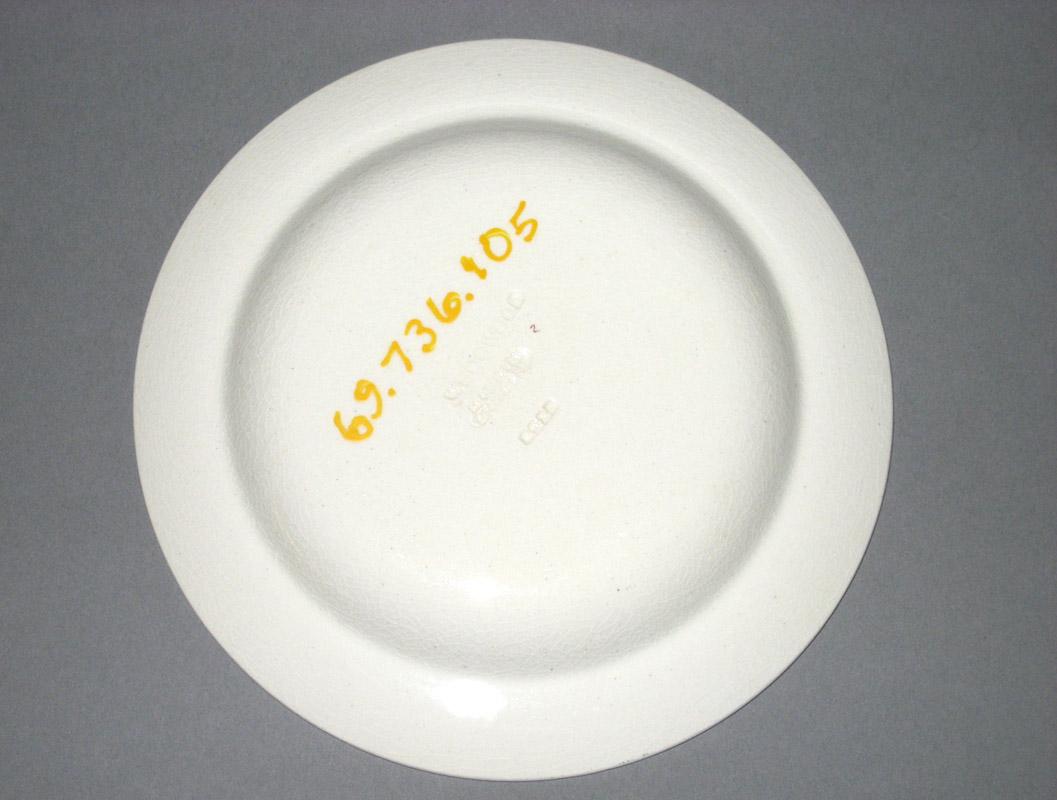 1969.0736.105 Plate underside