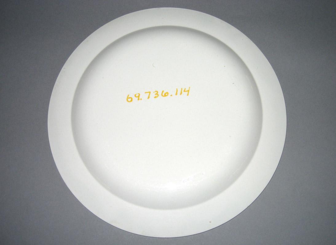 1969.0736.114 Plate underside