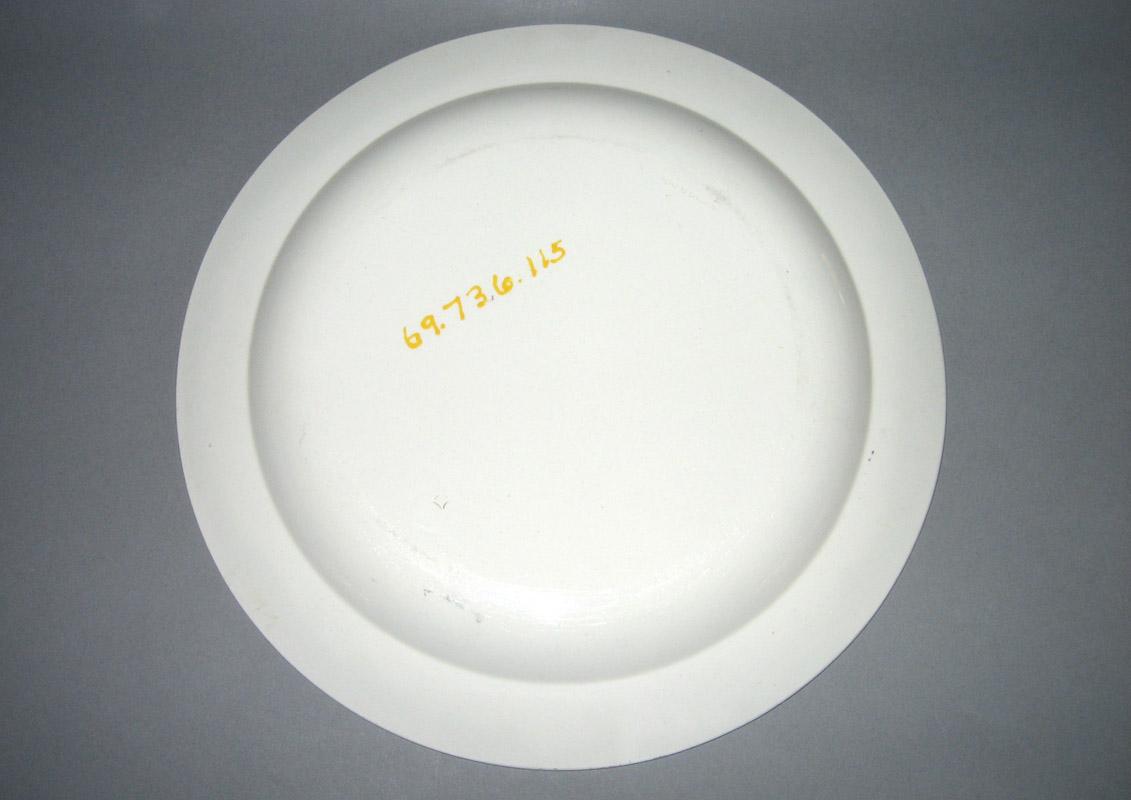 1969.0736.115 Plate underside