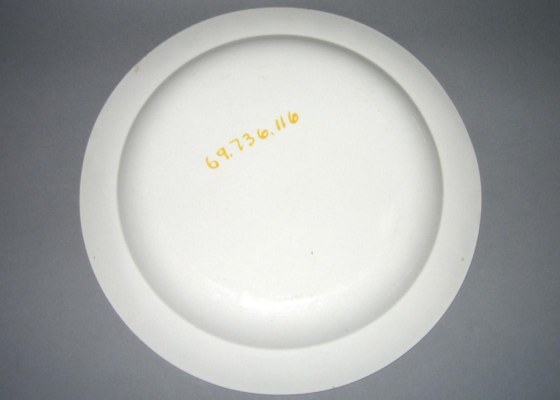 1969.0736.116 Plate underside
