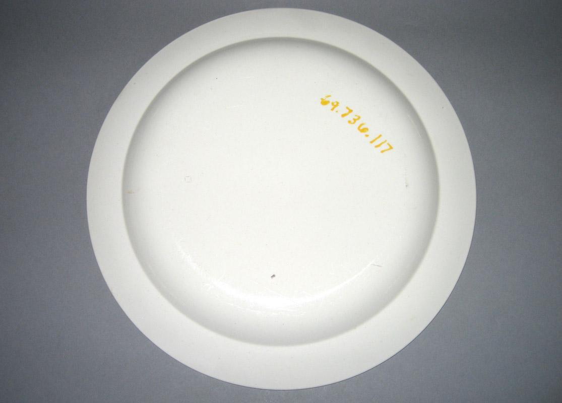 1969.0736.117 Plate underside