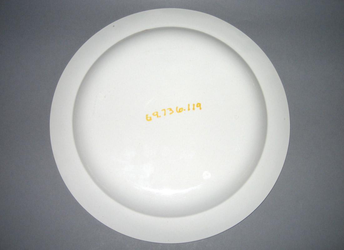 1969.0736.119 Plate underside
