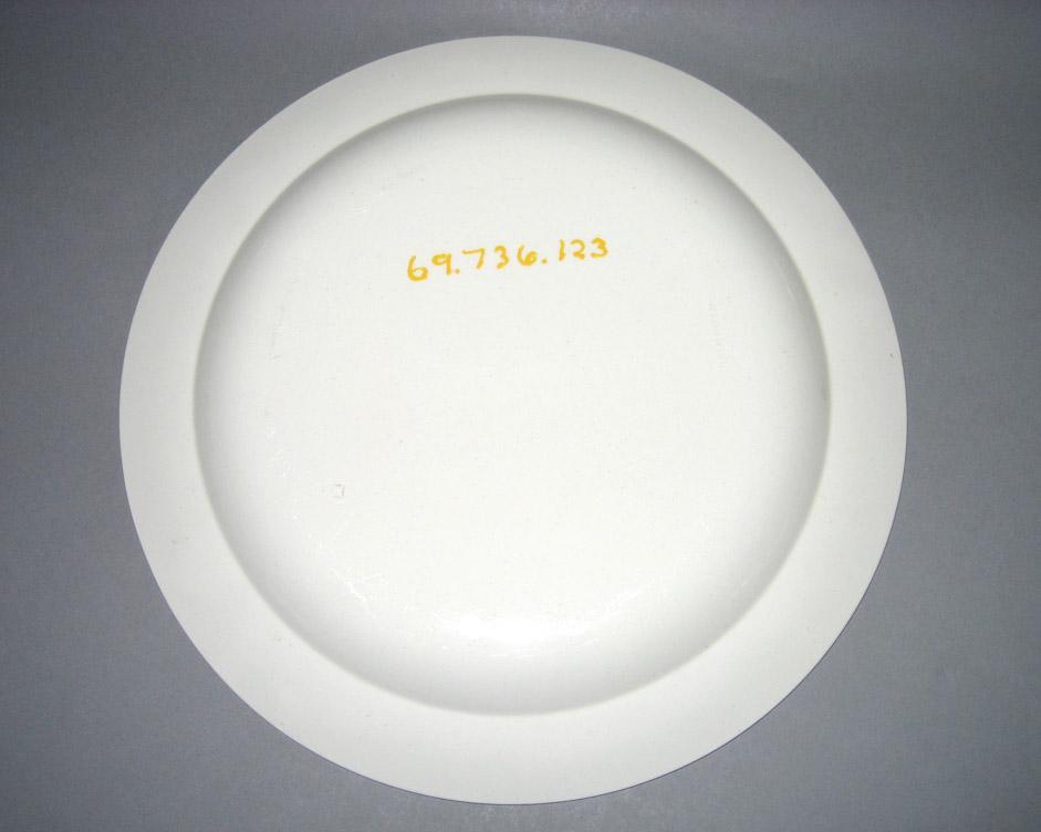 1969.0736.123 Plate underside