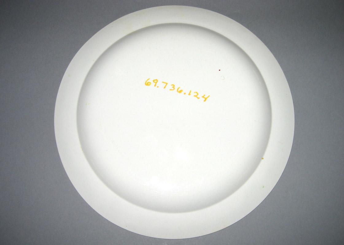 1969.0736.124 Plate underside