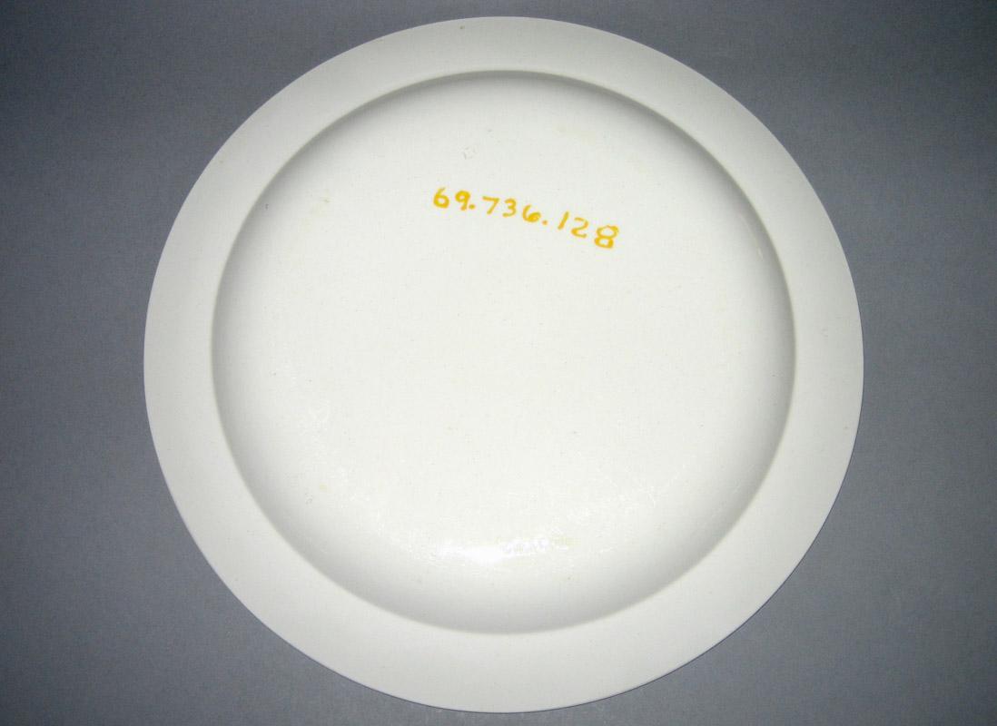 1969.0736.128 Plate underside