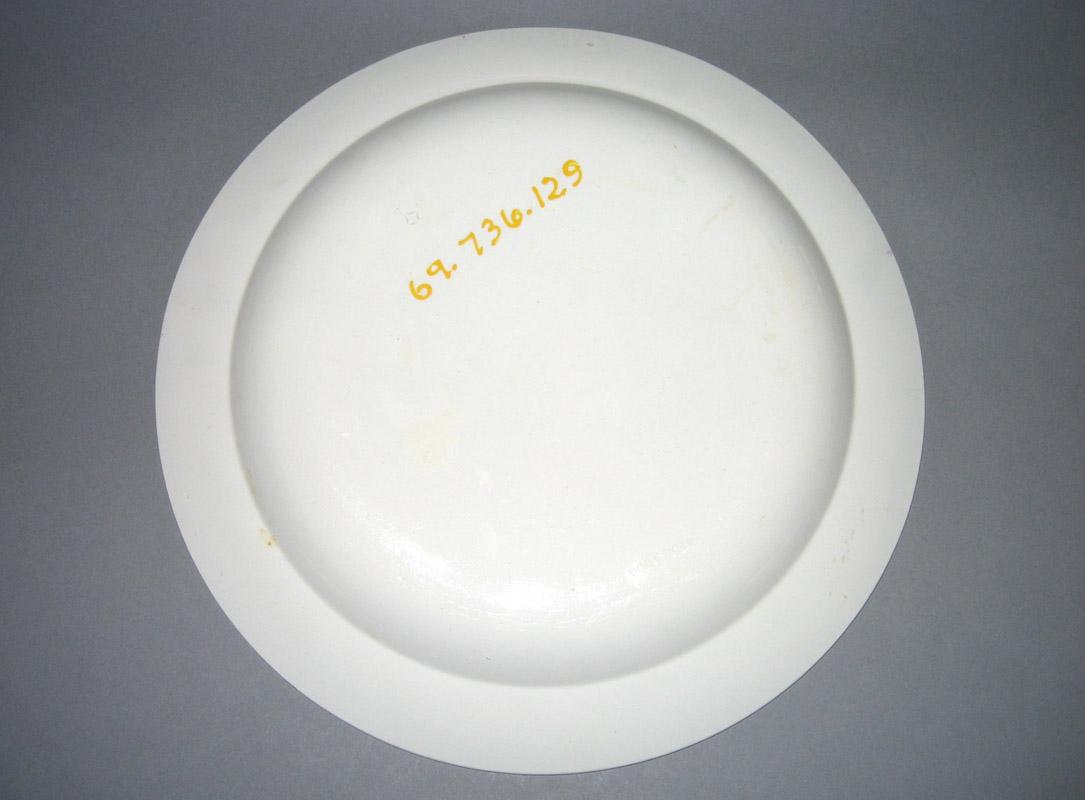 1969.0736.129 Plate underside