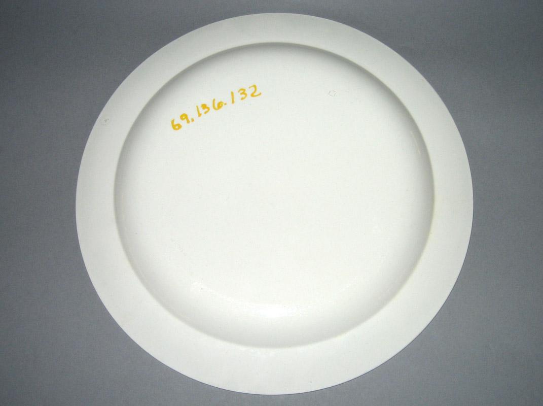 1969.0736.132 Plate underside