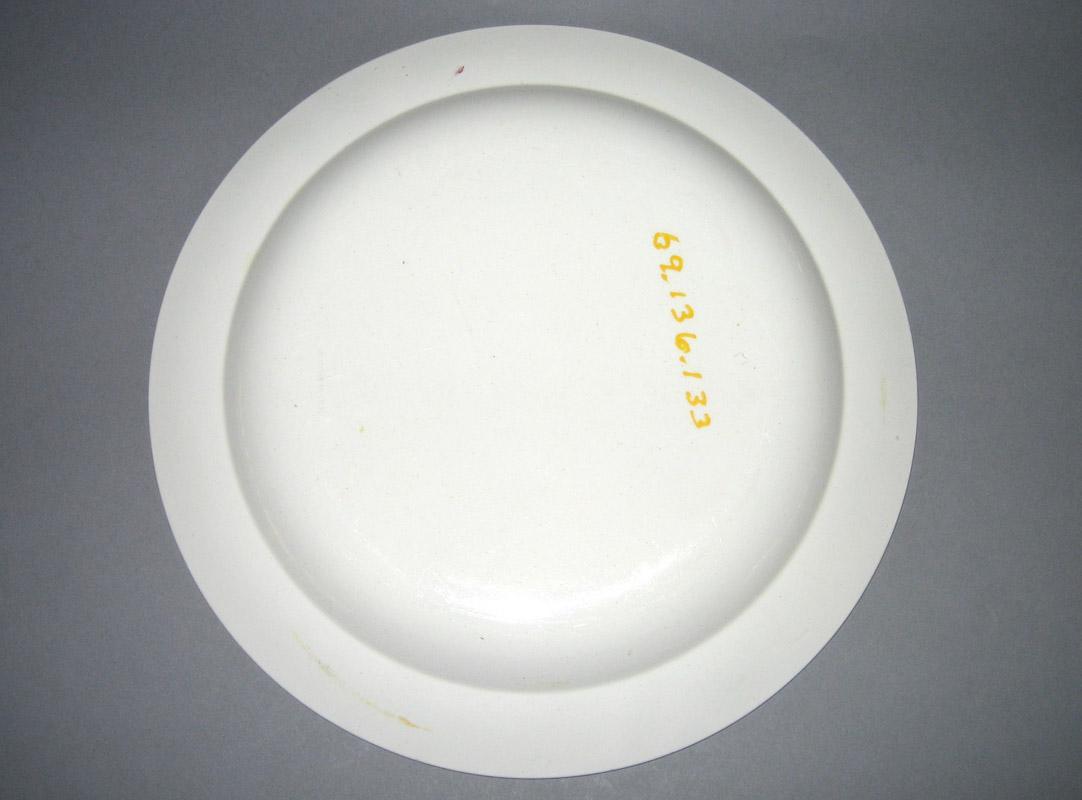 1969.0736.133 Plate underside