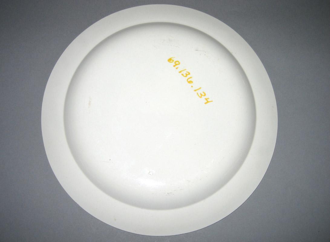 1969.0736.134 Plate underside