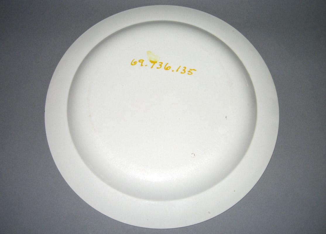 1969.0736.135 Plate underside
