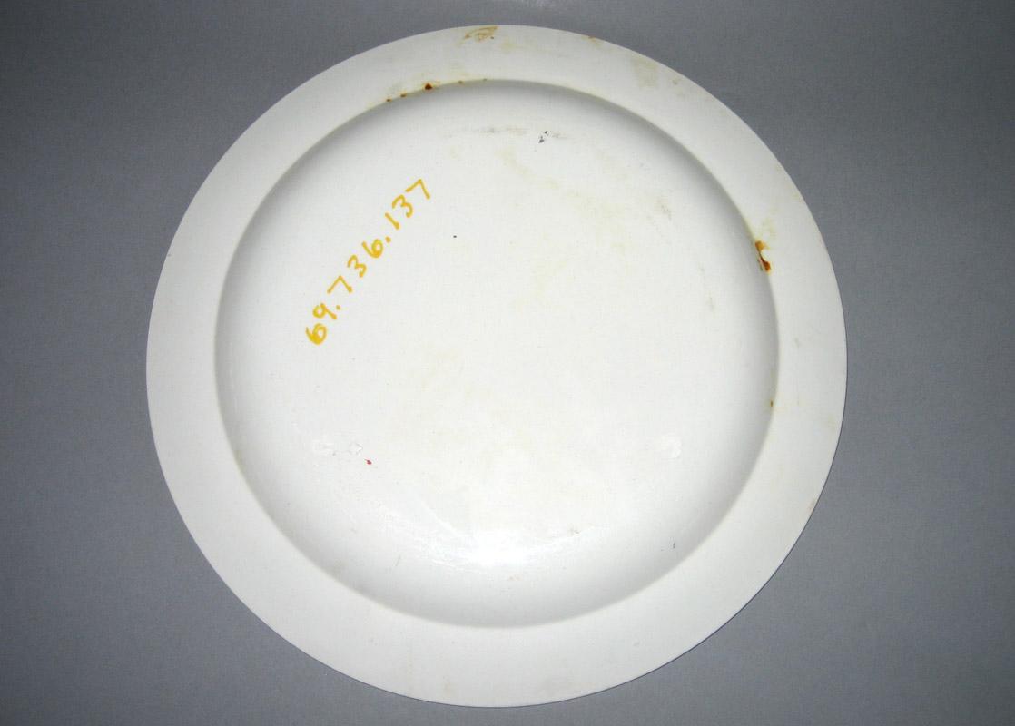 1969.0736.137 Plate underside