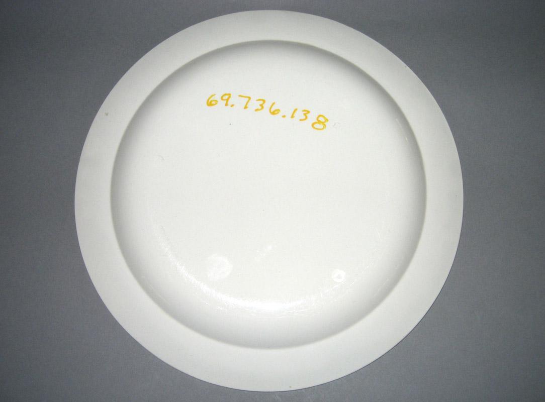 1969.0736.138 Plate underside