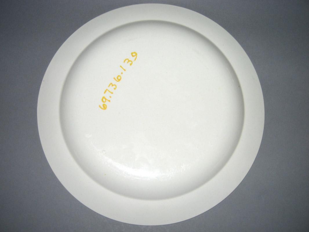 1969.0736.139 Plate underside