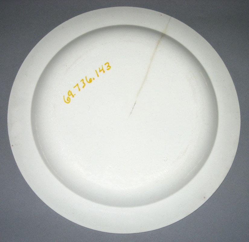 1969.0736.143 Plate underside
