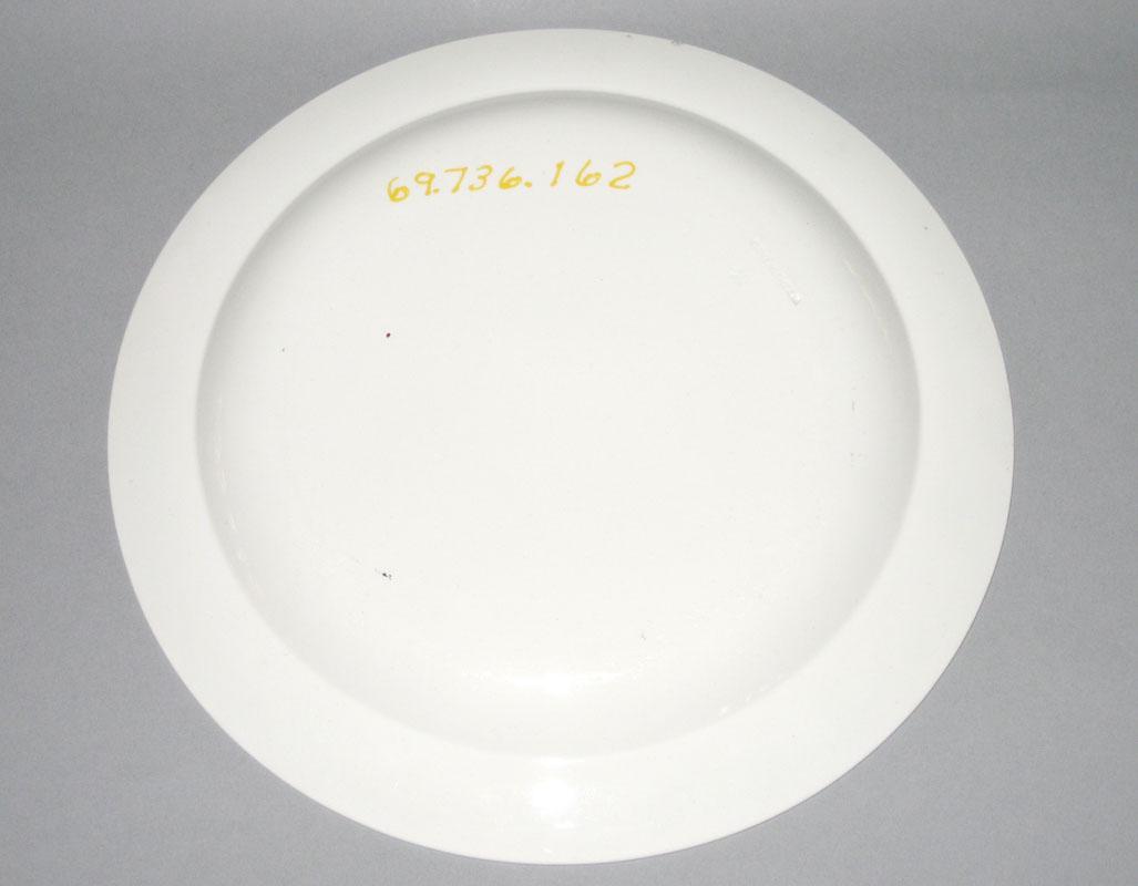1969.0736.162 Plate underside