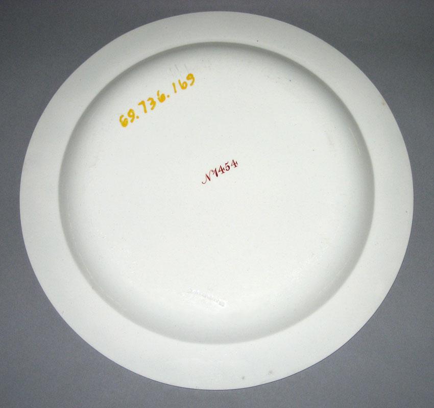 1969.0736.169 Plate underside