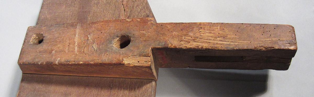 1957.0026.668, Lathe puppet, detail