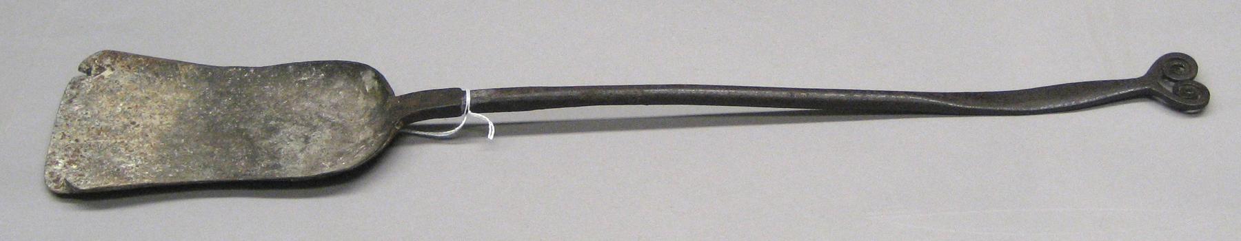 1969.0825 Fireplace shovel