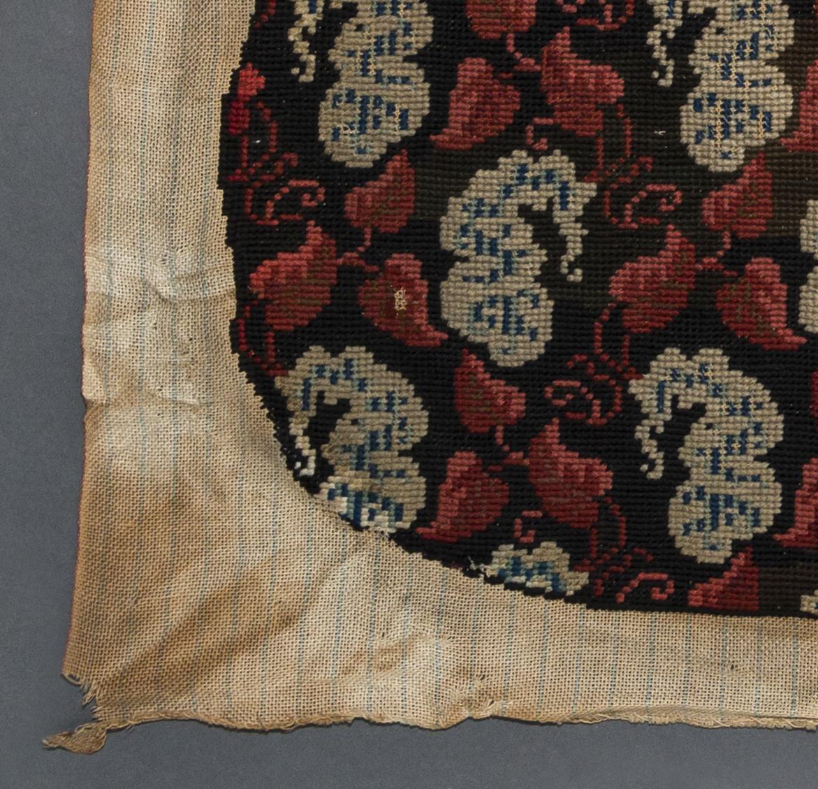 1969.0831.002 Chair seat cover, detail 2