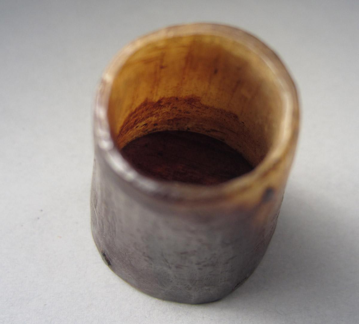 1957.0026.677 Miniature powder horn, Interior