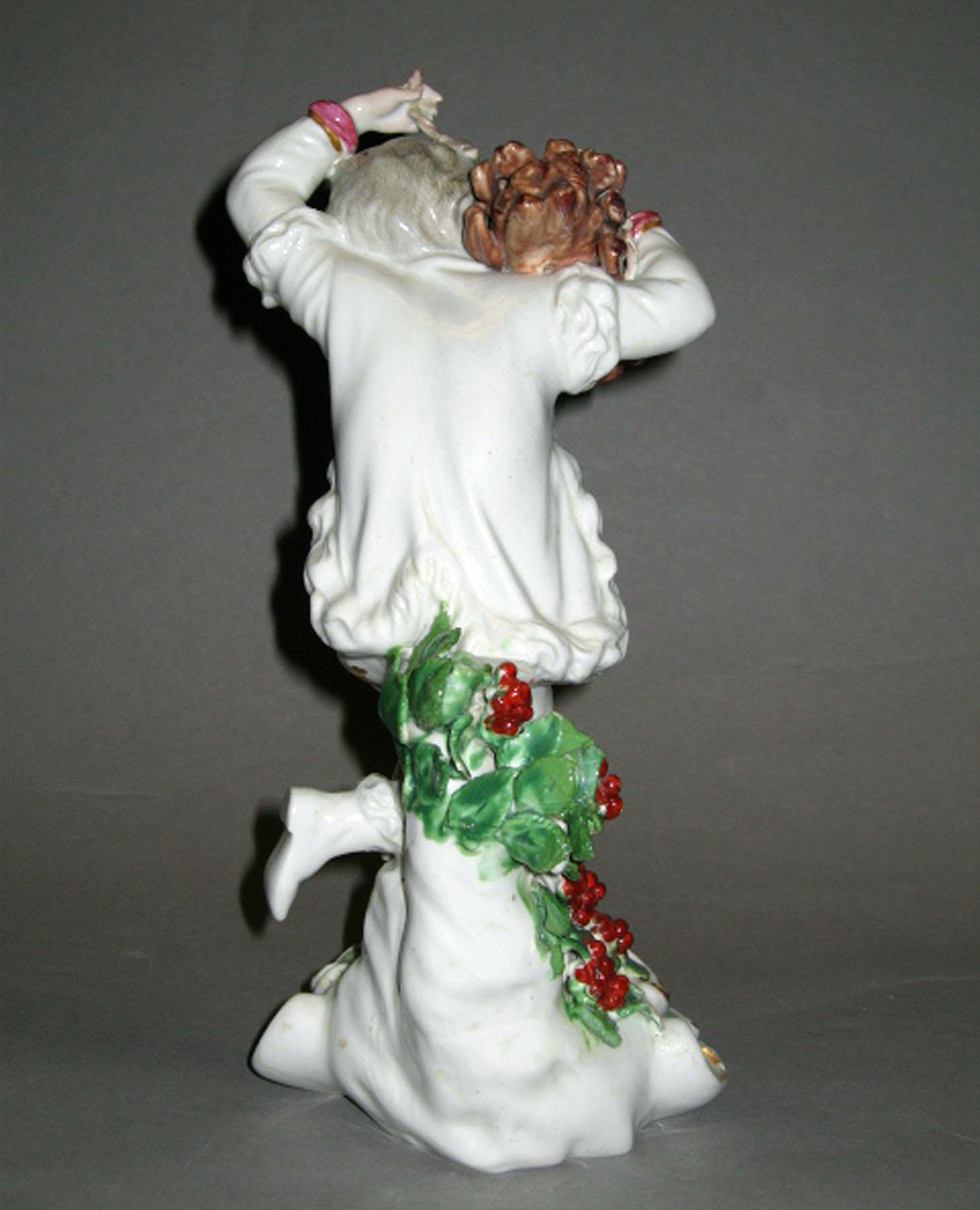 1969.0842.001 Porcelain figure (reverse)