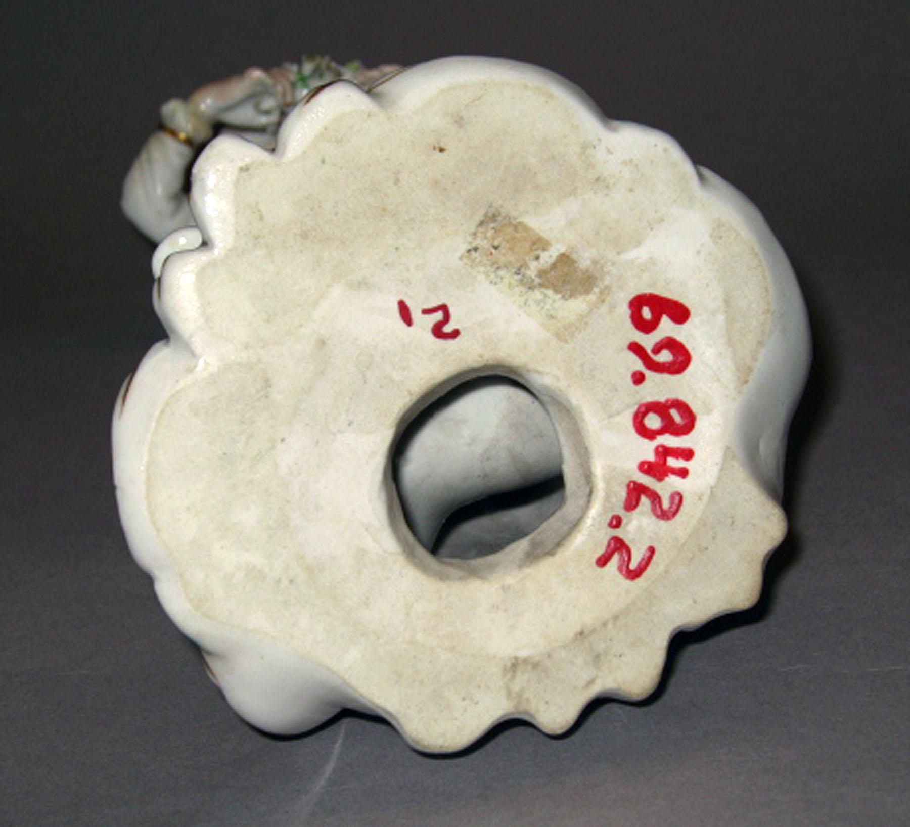 1969.0842.002 Porcelain figure (underside)