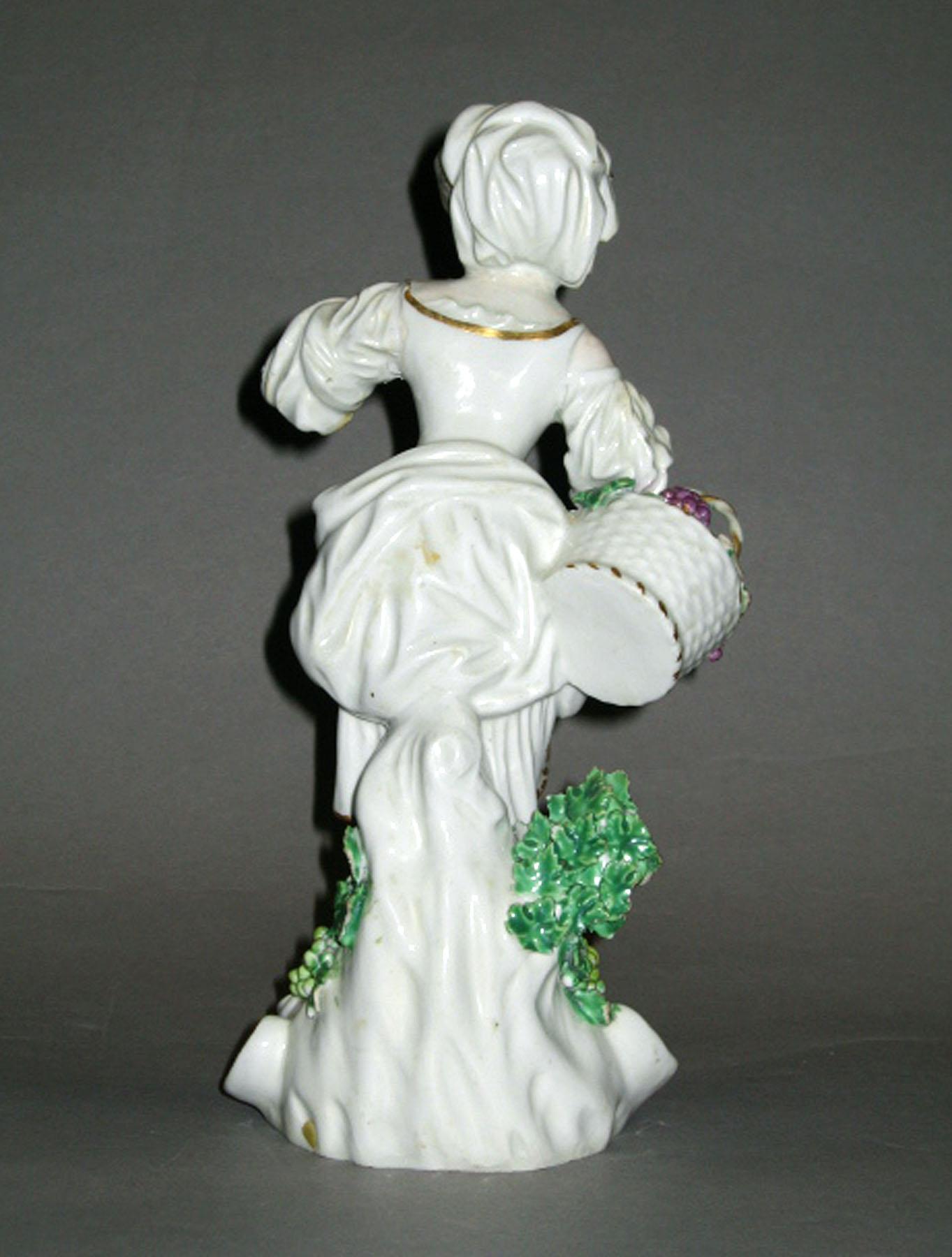 1969.0842.003 Porcelain figure (reverse)
