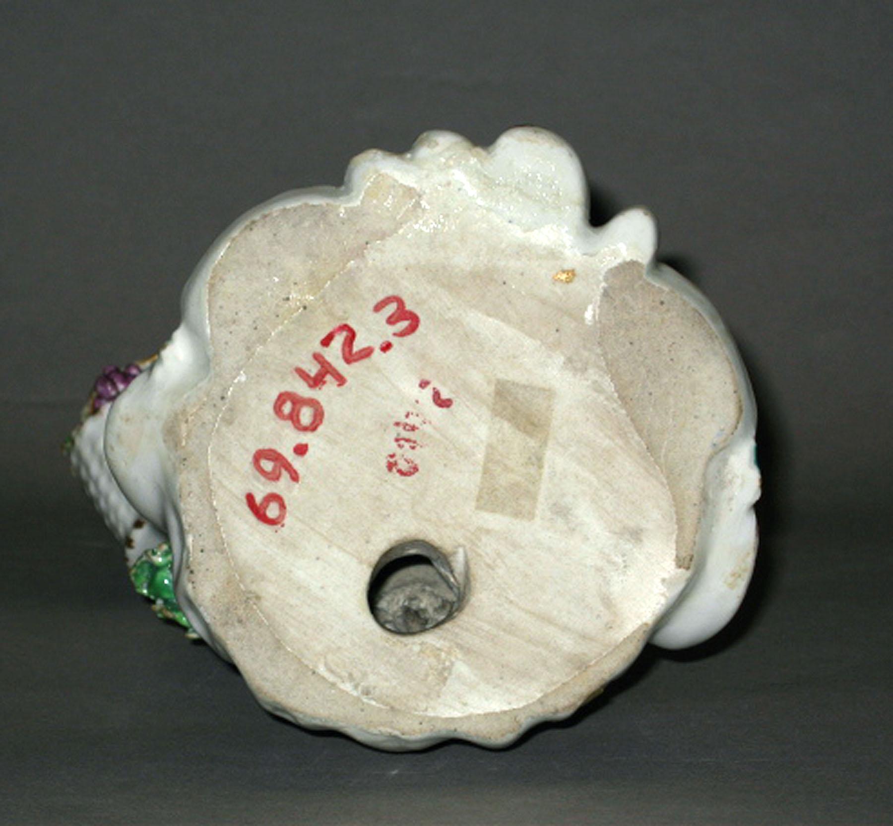 1969.0842.003 Porcelain figure (underside)