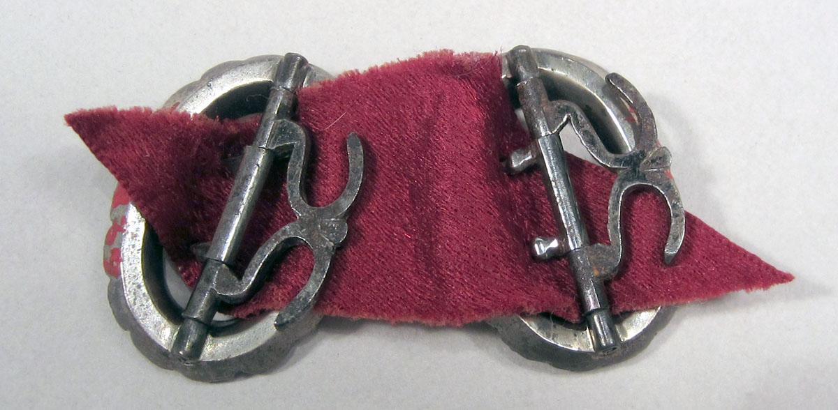 1969.0848.001-.002 Buckles underside