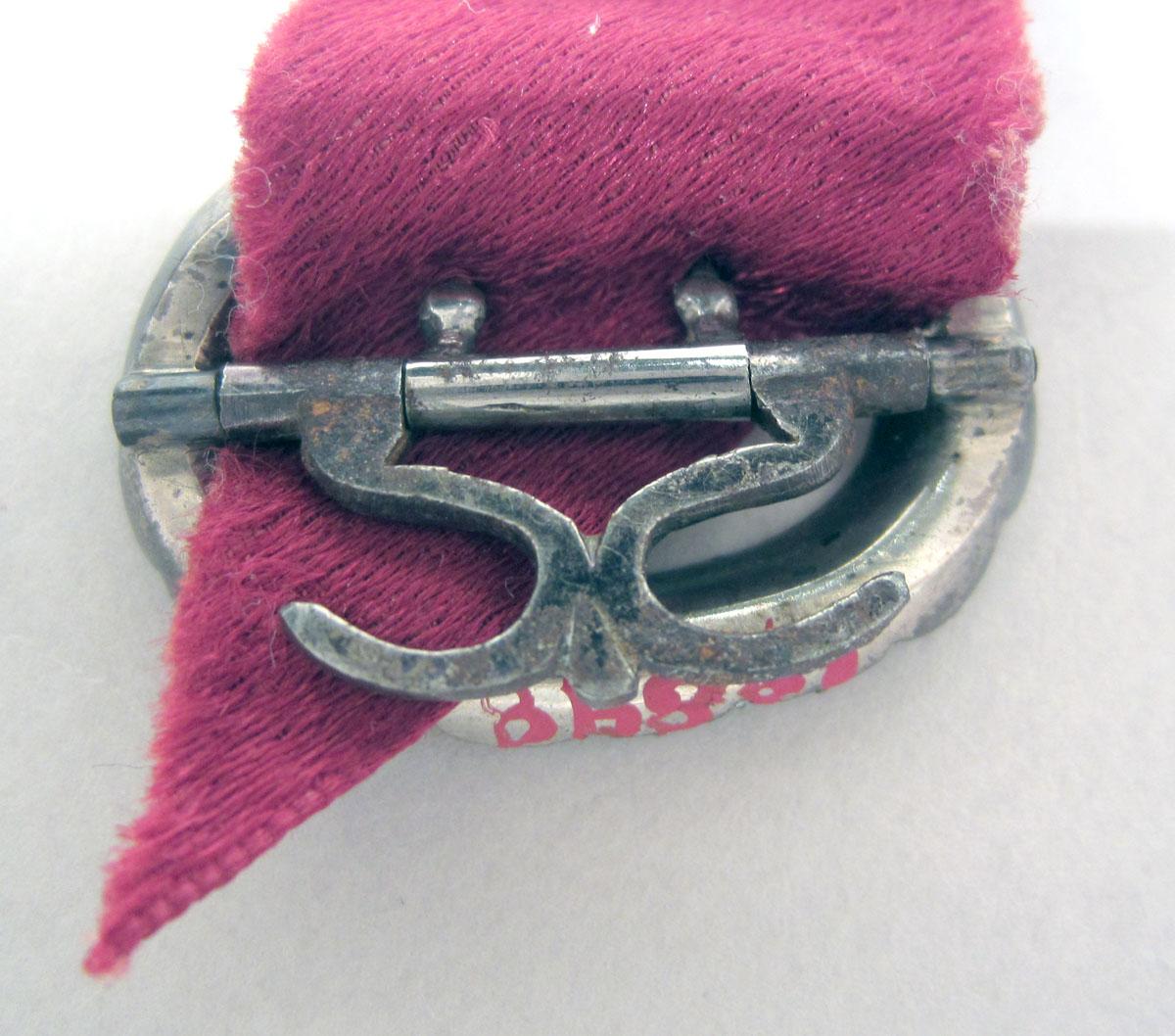 1969.0848.001 Buckle underside
