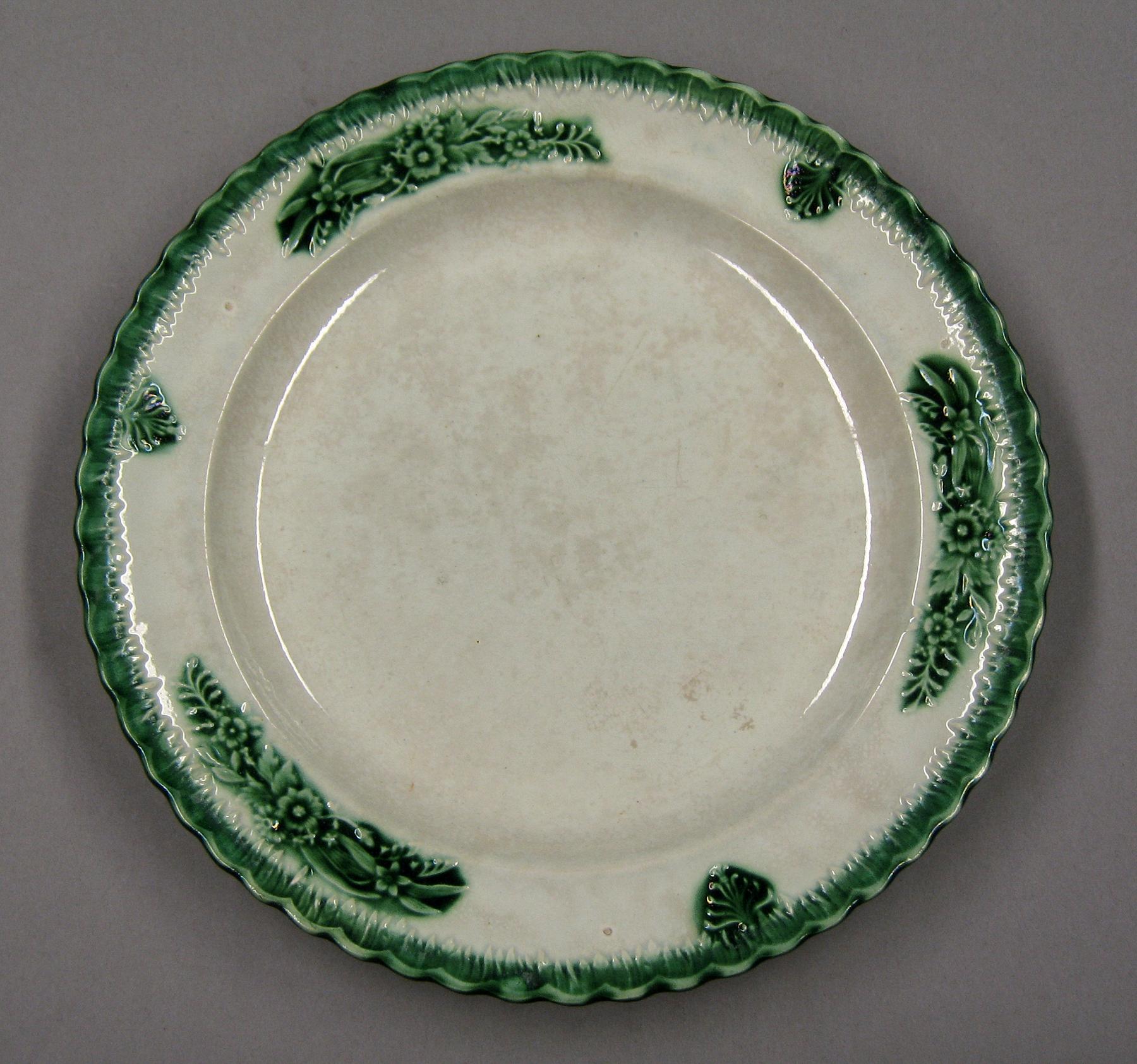 1969.0854.002 Dinner plate