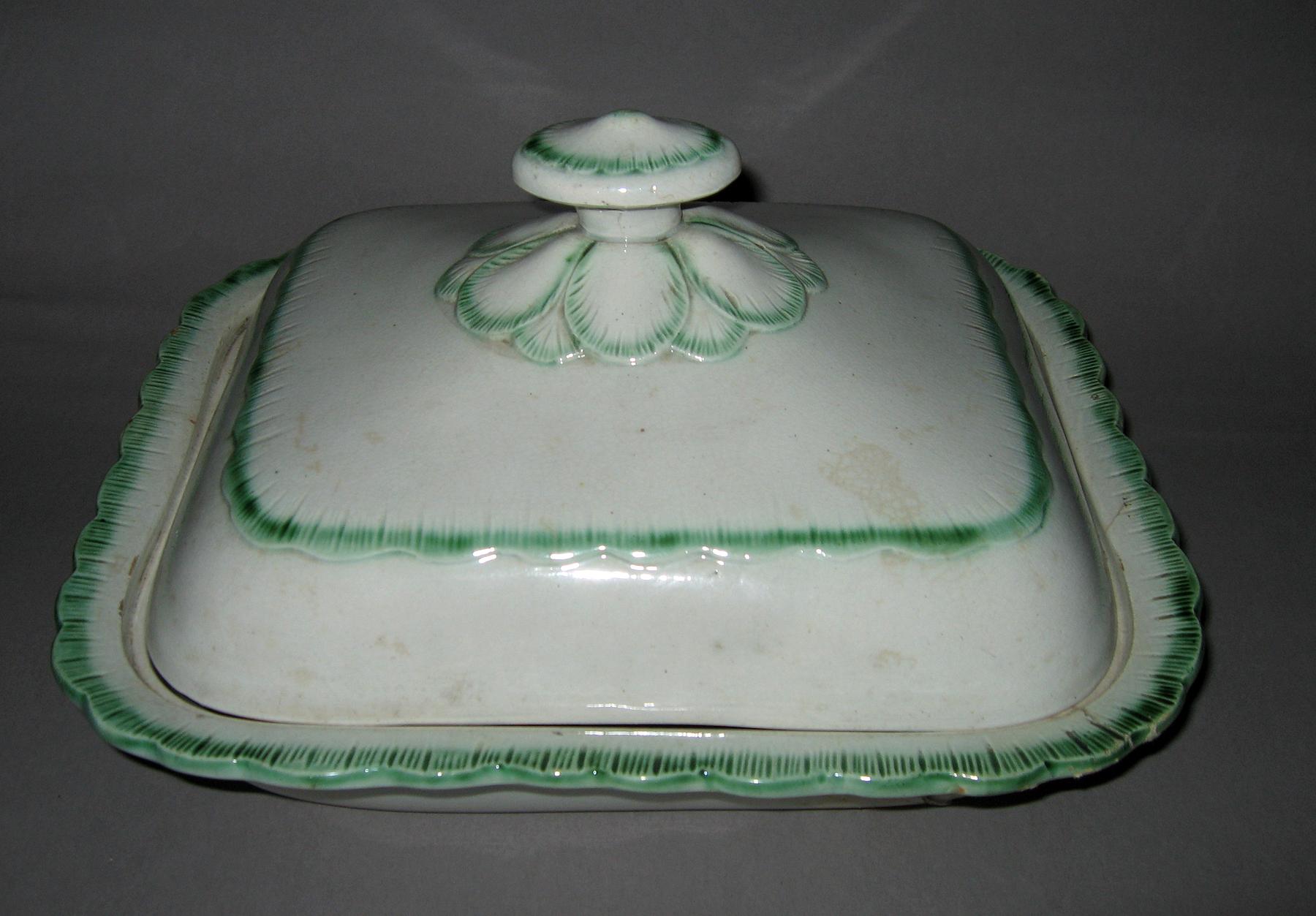 1969.0857.002 A, B Dish with cover