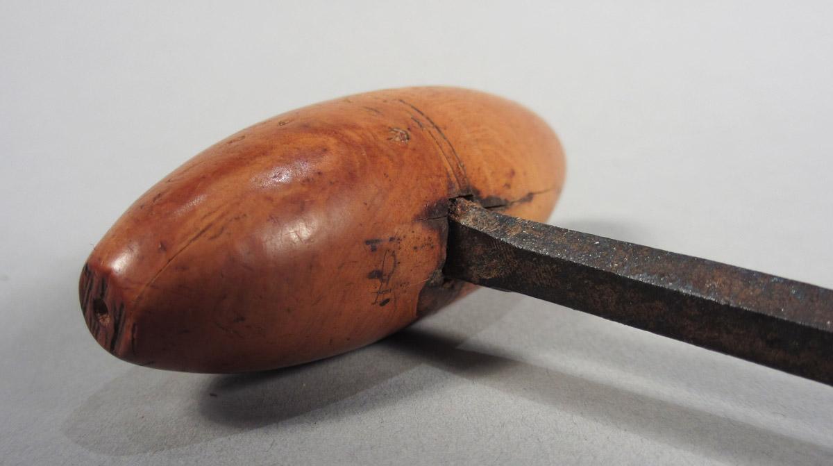 1957.0026.684 Screw tap, tang detail