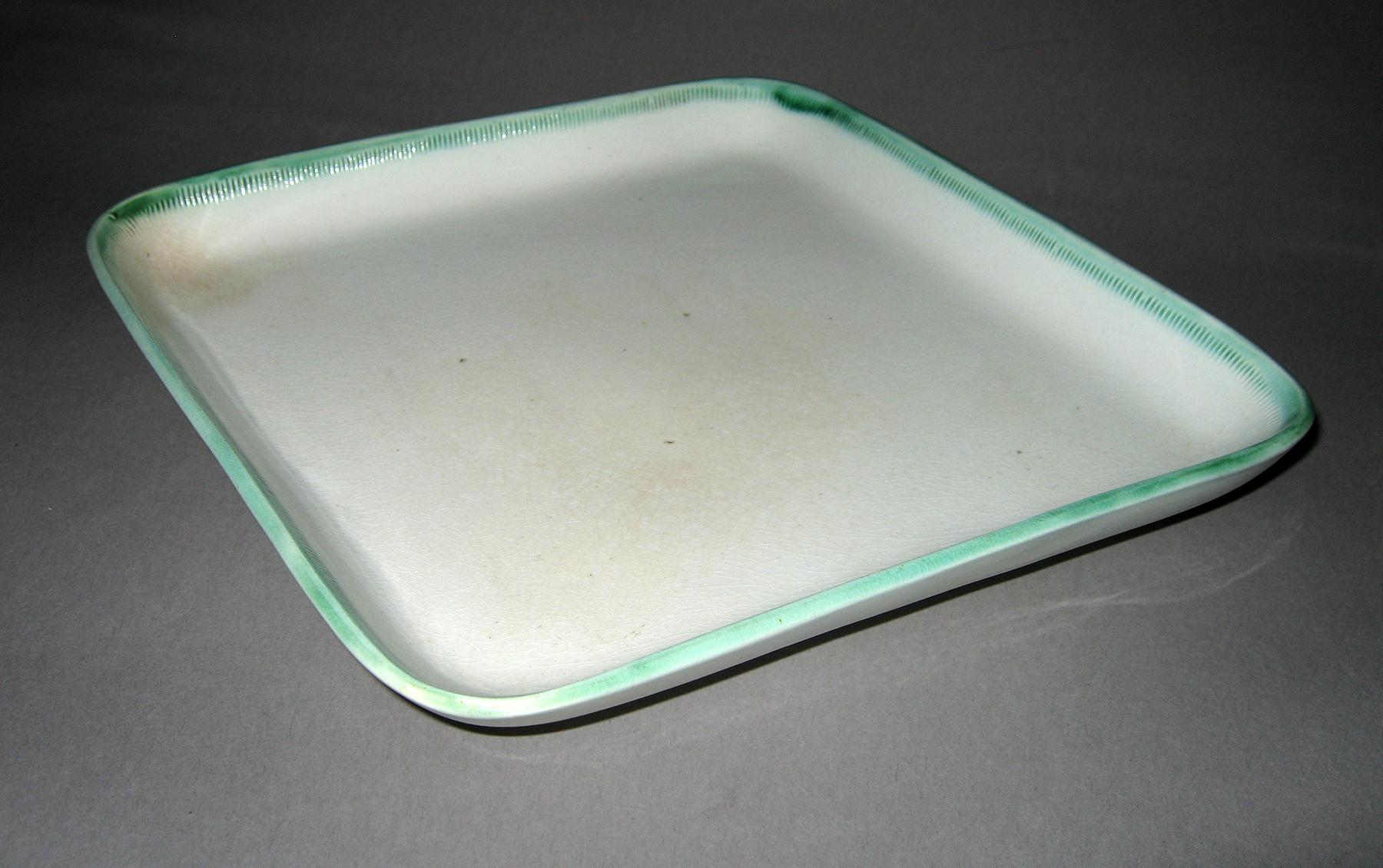 1969.0883.001  Dish