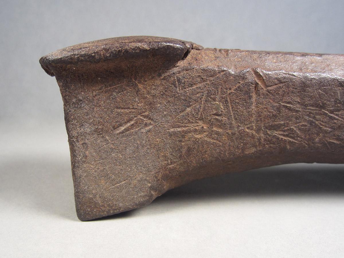 1957.0026.688, Shaping stake, end detail