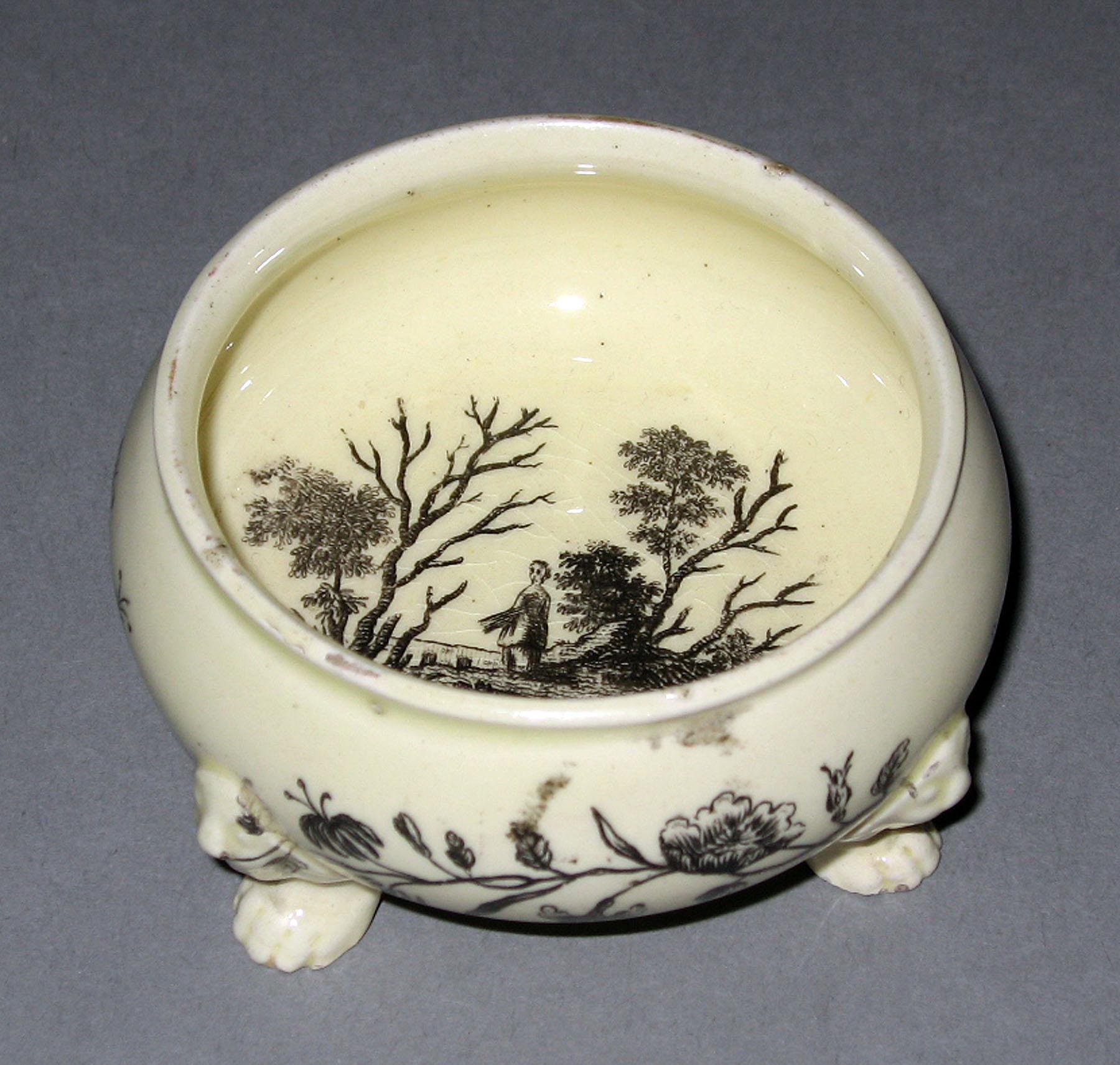 1969.0936.002 Creamware salt dish