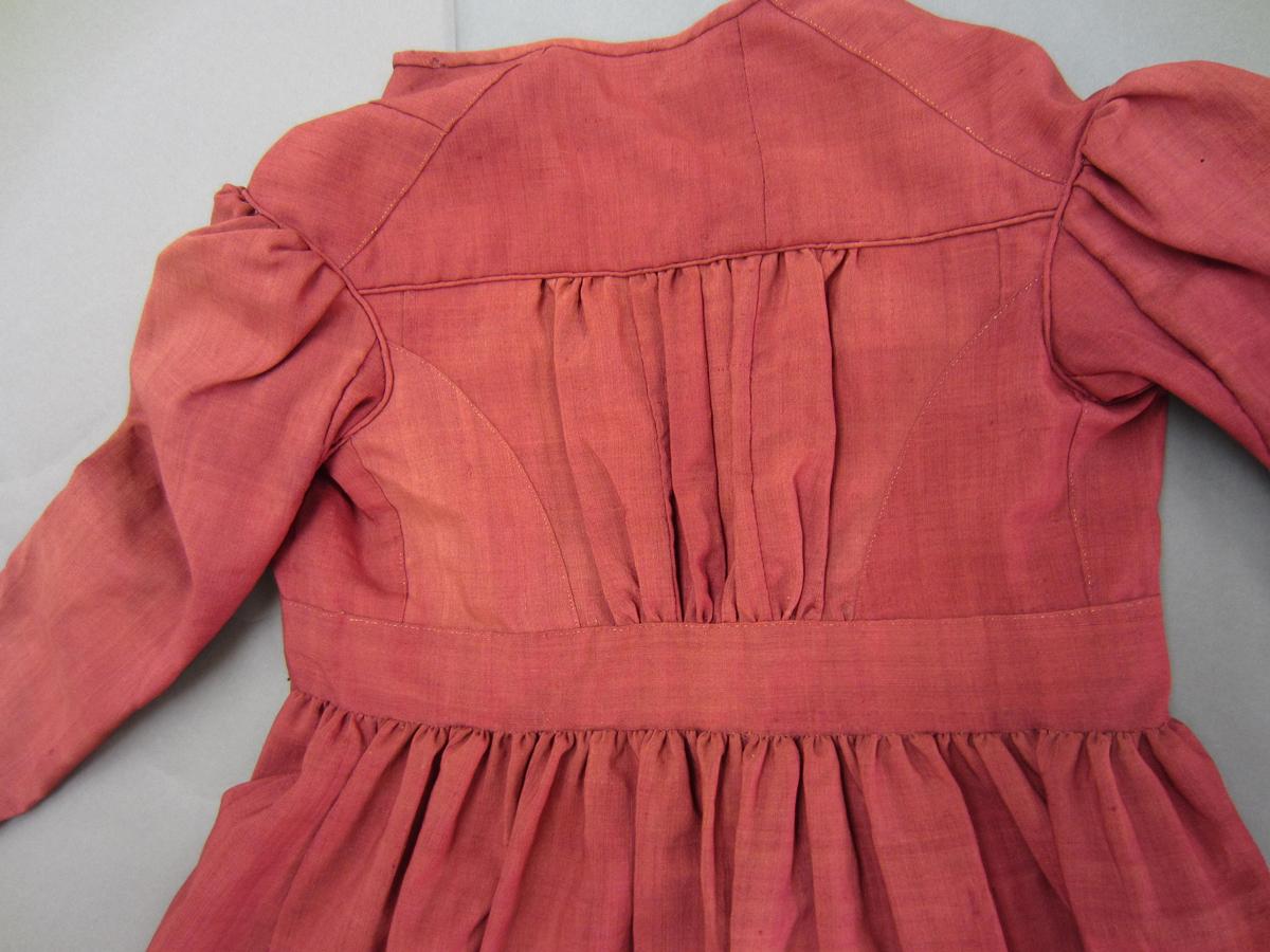 1969.0942 Dress, Back detail
