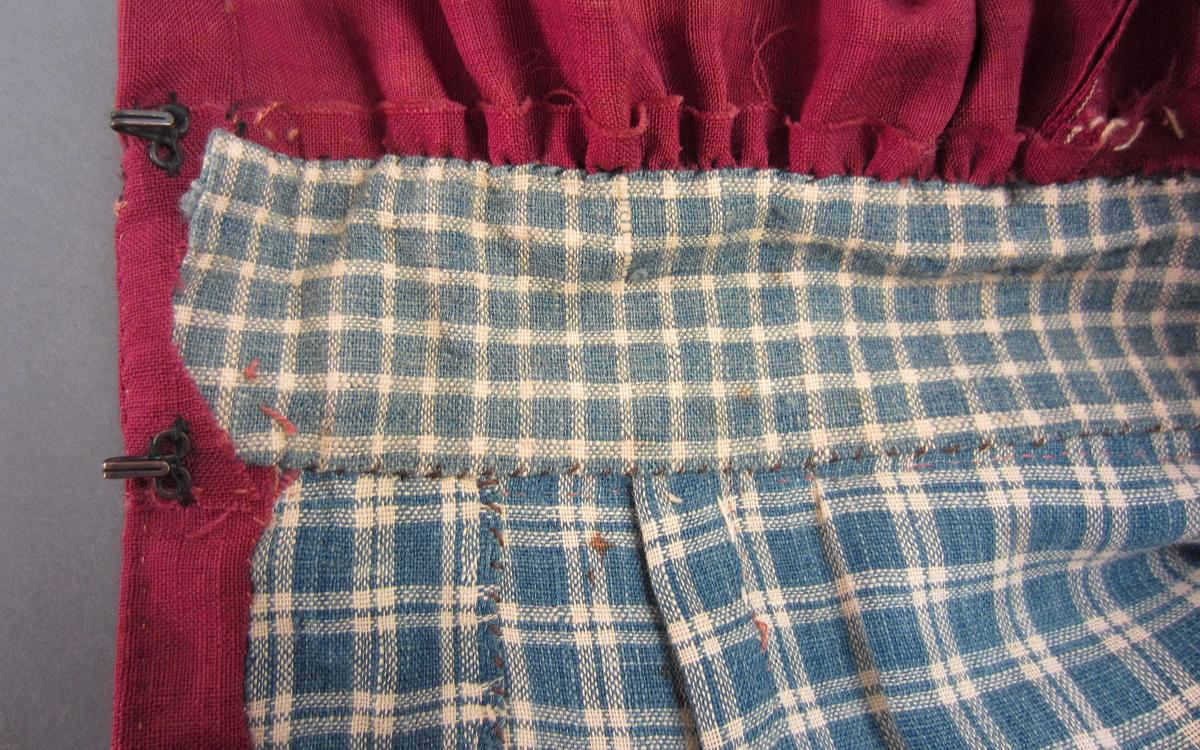 1969.0942 Dress, Detail 1