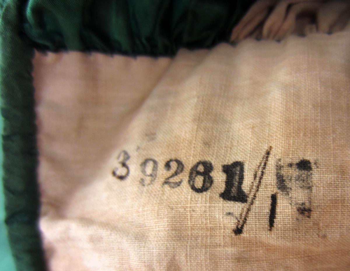 1969.0943 Dress, Mark