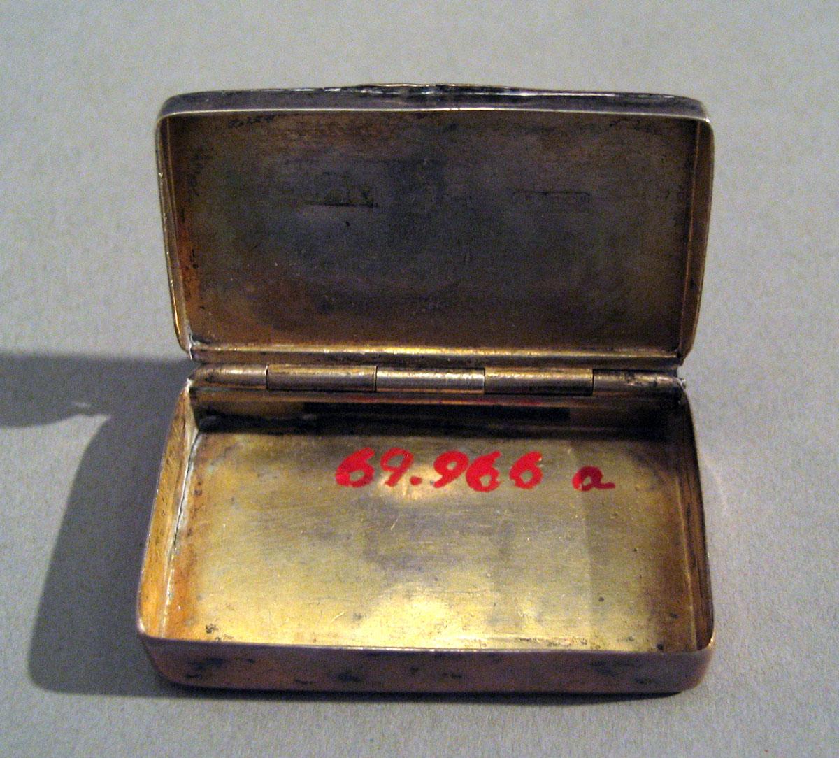 1969.0966 A Silver Flint Box interior