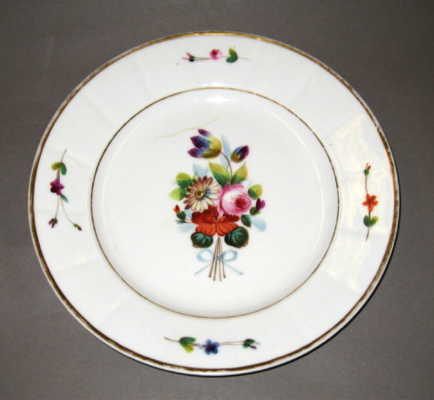 1969.0971.028 French porcelain plate