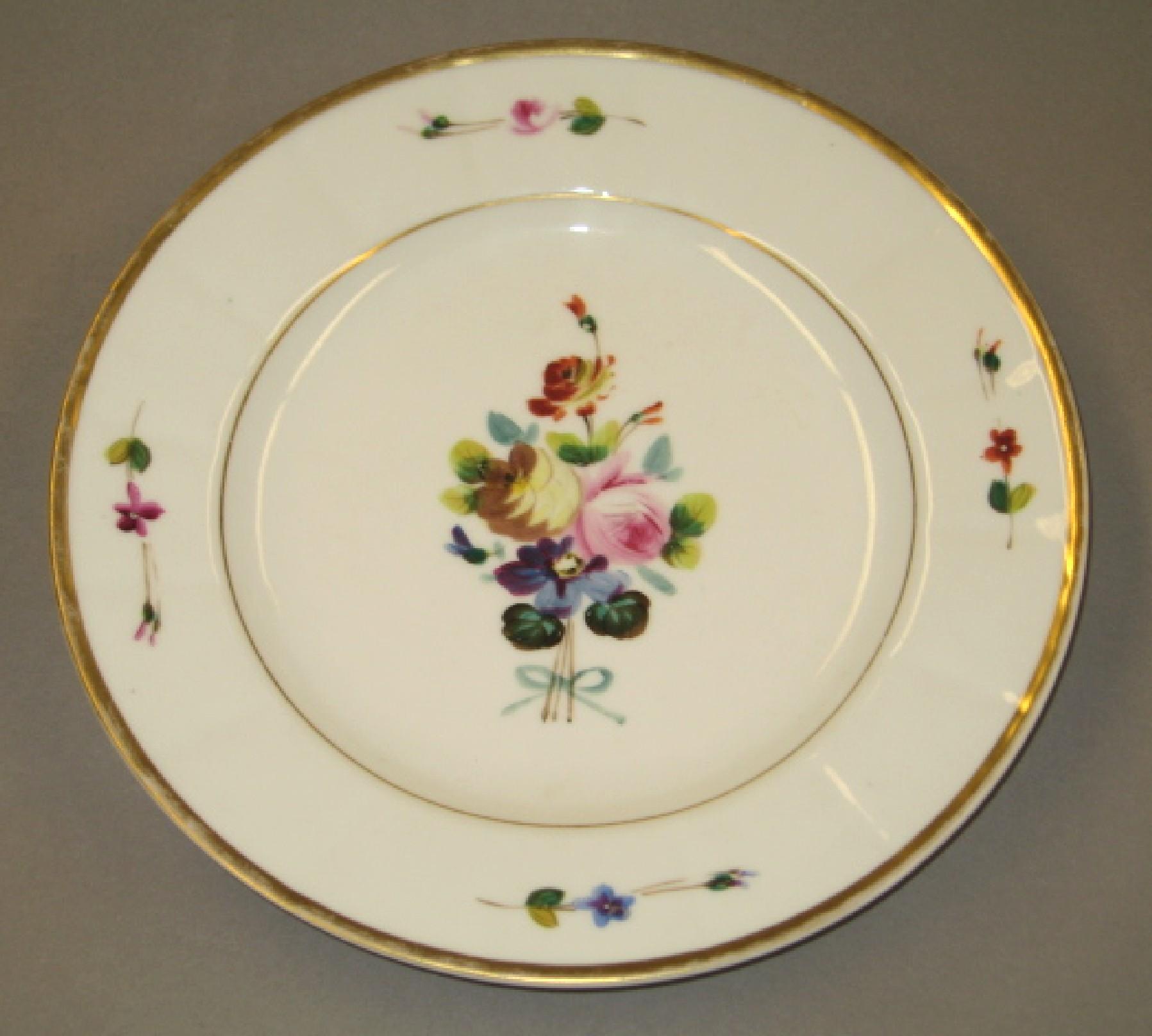 1969.0971.032 French porcelain plate